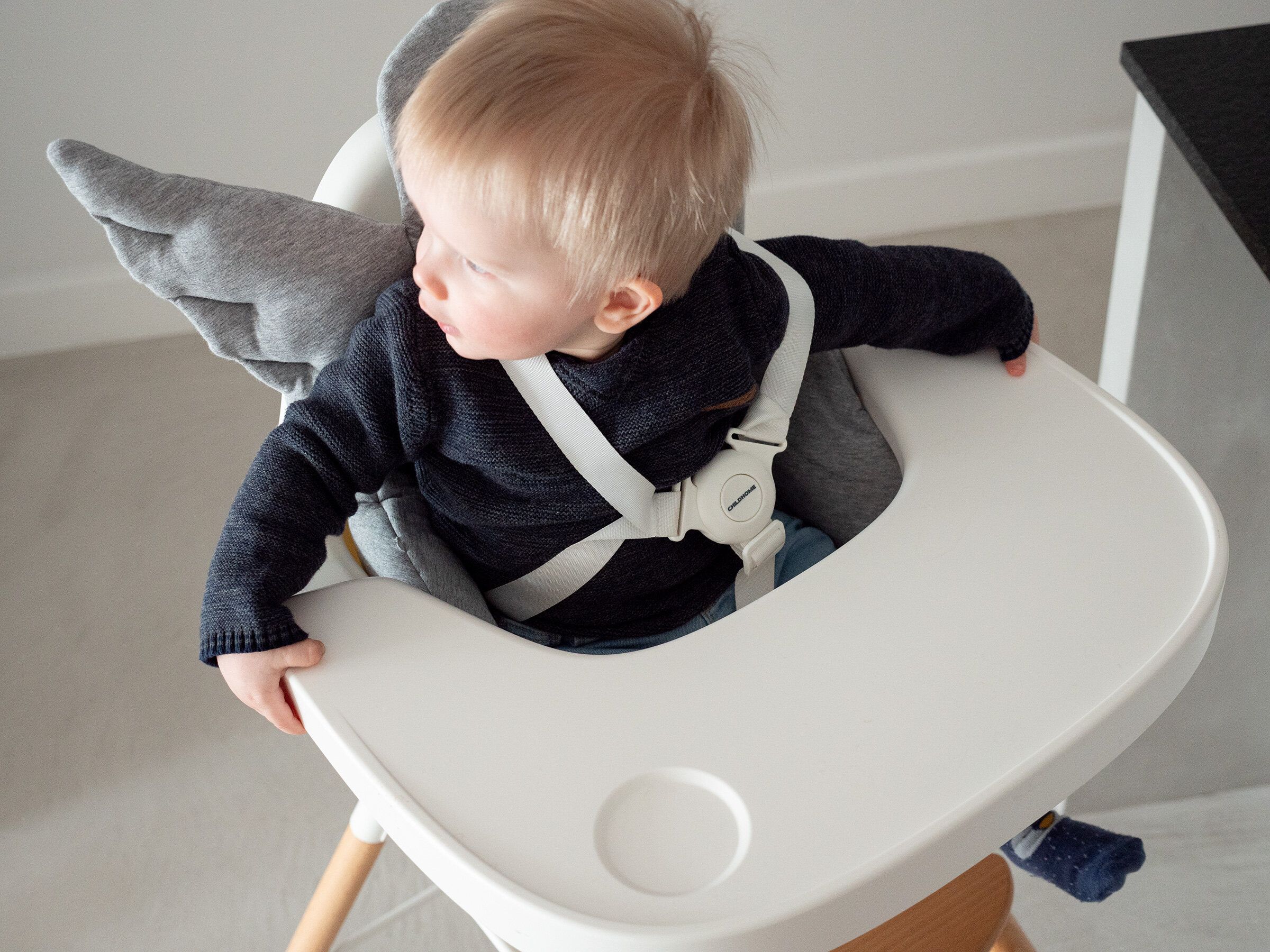 Childhome silikoonkattega kandik Evolu söögitoolile valge